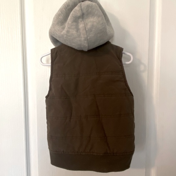 Toddler Puffer Vest - 012 - Picture 2 of 2
